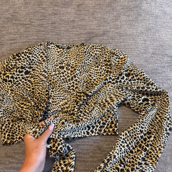 Shein tie front cheetah top - M - Picture 3 of 5